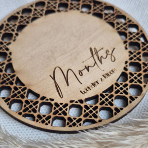 Round Rattan Monthly Disc